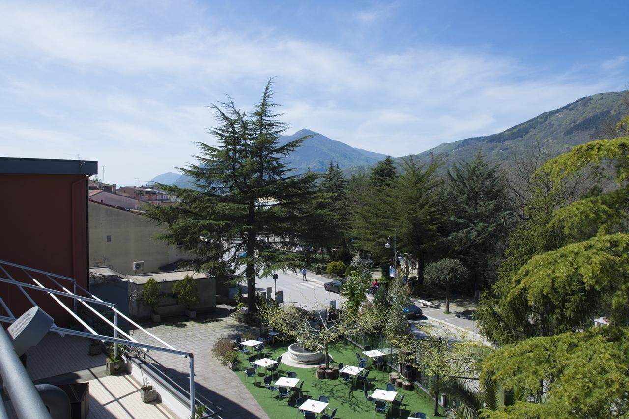 Ristorante Albergo Gerardo Di Masi Caposele Экстерьер фото